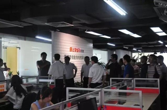 深圳市科創(chuàng)委領(lǐng)導(dǎo)及照明行業(yè)代表一行，蒞臨我司參觀指導(dǎo)
